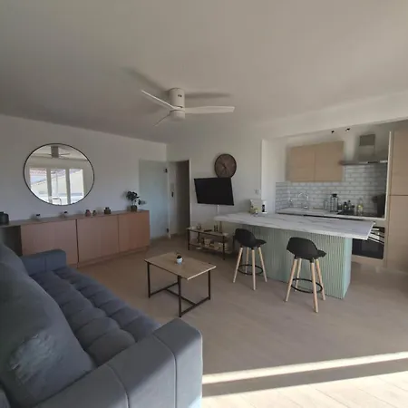 Confortable T2 Refait A Neuf A 3mn De La Parking Wifi Apartment Six-Fours-les-Plages